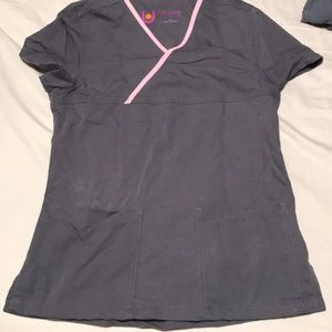 Scrub top urbane ultimate